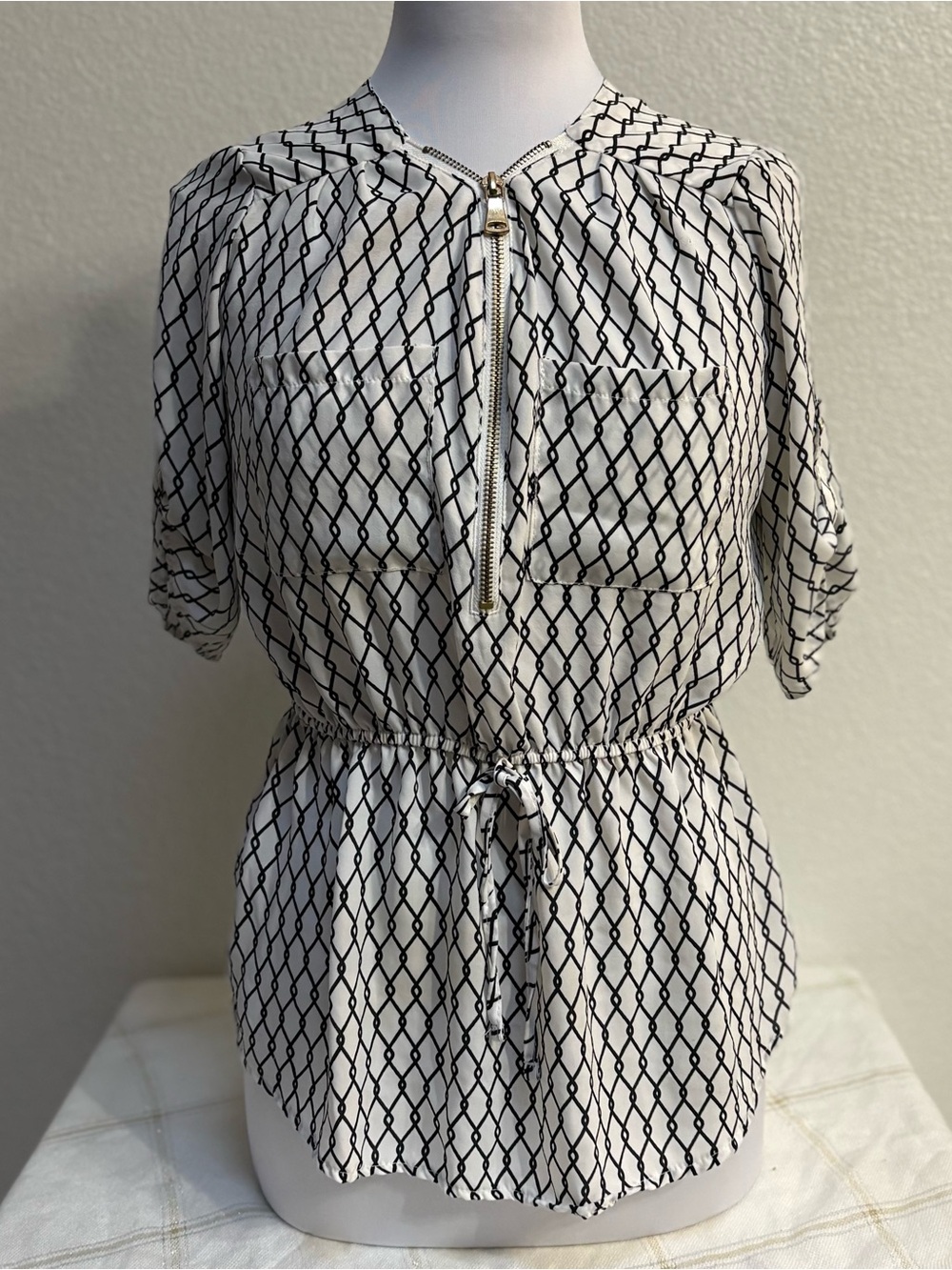 Black & White Geometric Print Blouse